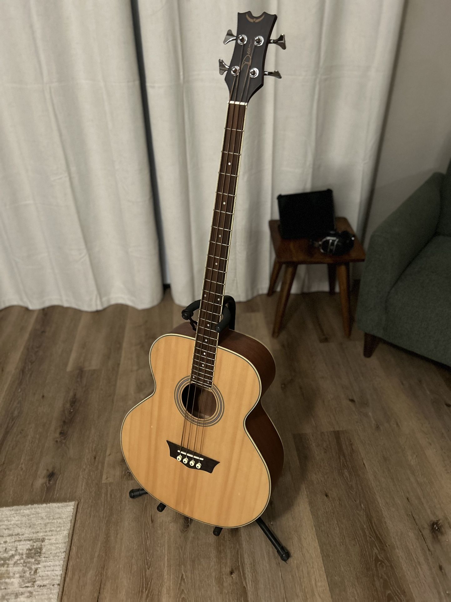 Dean Acoustic/electric Bass Bajo