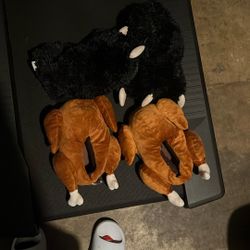 Slippers Size Mediums 40 For Each 