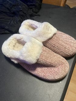 Super Nice Slippers  Cute Comfy!!