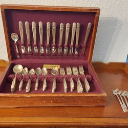 Holmes & Edwards Danish Princess Silverplait Silverware (1938)