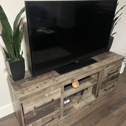 Derekson TV Stand, Multi-gray