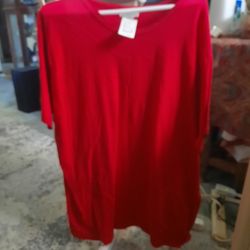 Woman's size 22.\ 24. Short sleeve shirt