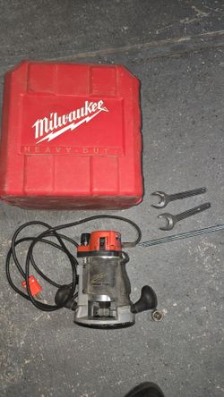 Milwaukee 5615-29 Heavy Duty Corded 1.75HP Fixed Base Router & Case