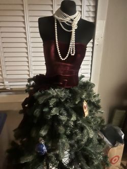 Christmas Tree Mannequin 