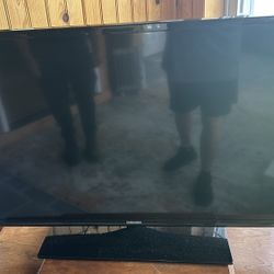 Samsung 39” TV Model UN39FH5000F