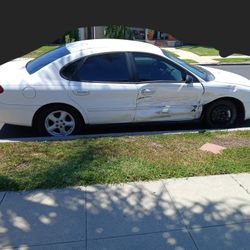 2003 Ford Taurus