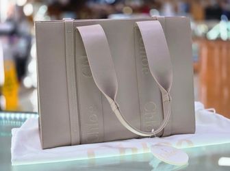 100% Authentic Chloe Medium Logo Tote Handbag Nomad Beige Leather  Italy