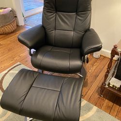 Stressless Mayfair Leather Chair W/ Ottoman (Like New!!!)