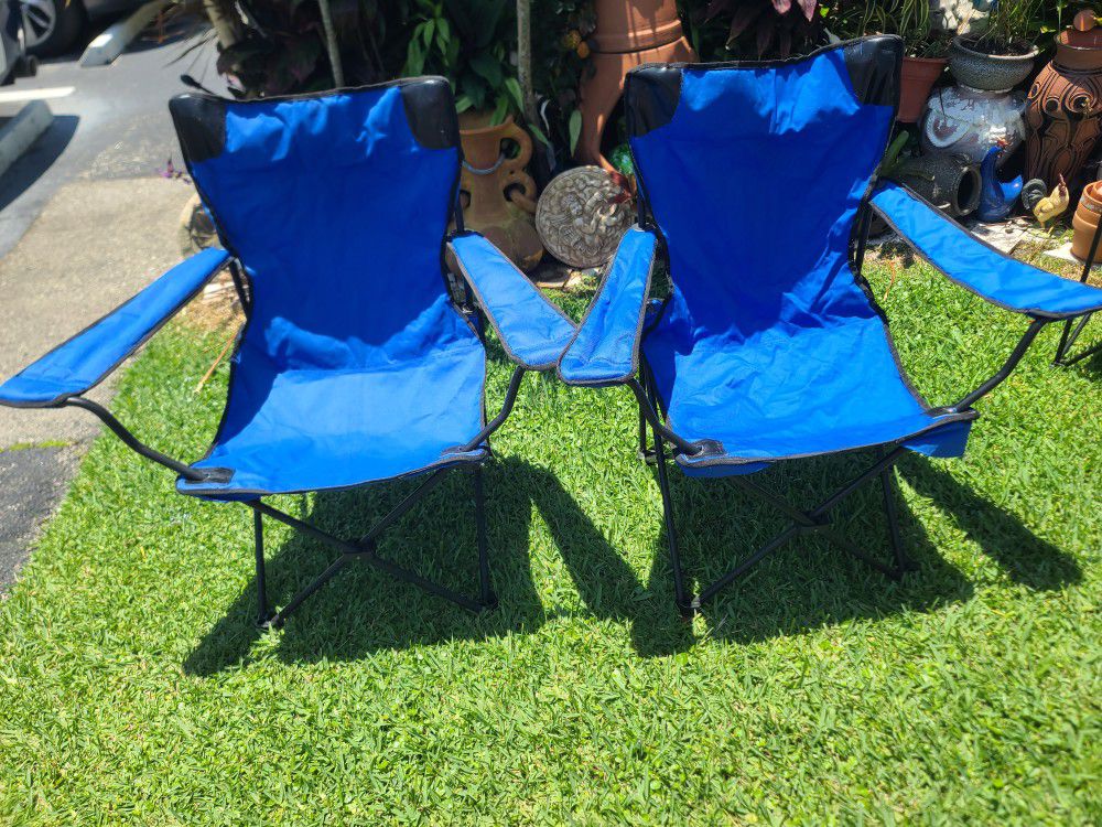 2 Foldable Camping Chairs With Bag 