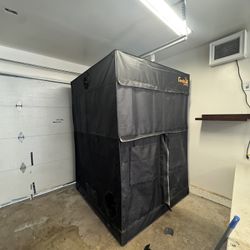 Gorilla Grow Tent 5’ by 5’