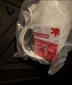 Skip Hop Moby Waterfall Baby Bath Rinser - White