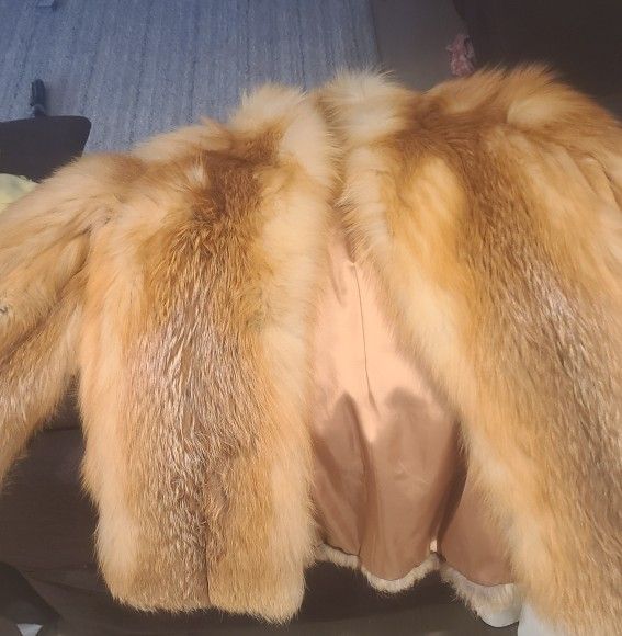 Bullocks Wilshire Red Fox Fur