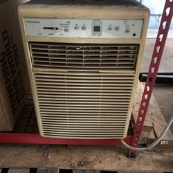 Frigidaire FRA123KT1 12,000 BTU