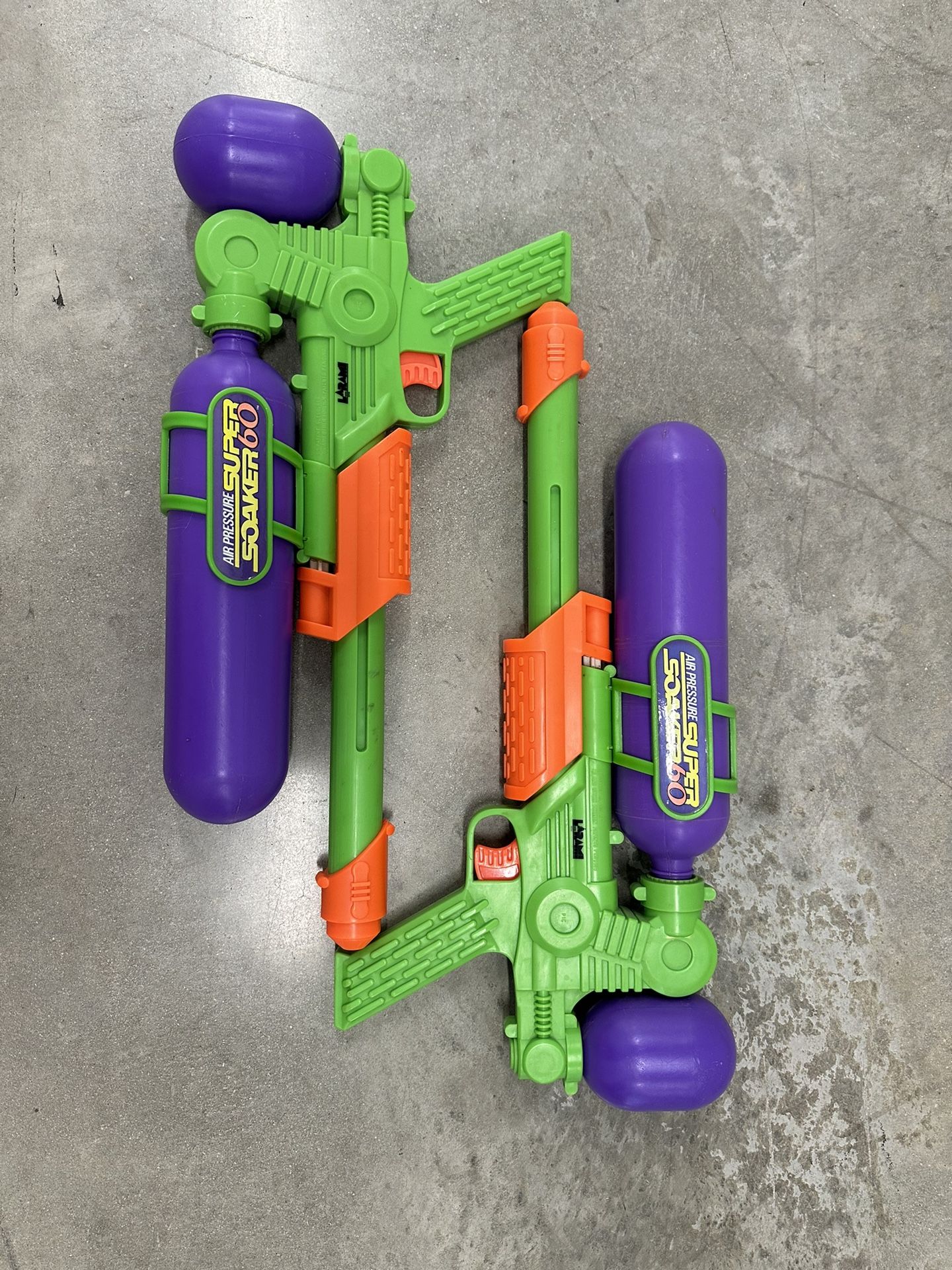 vintage 1992 Larami Air Pressure Super Soaker 60 Water Gun LOT OF