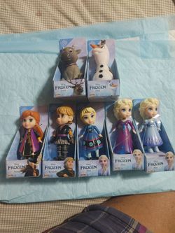 SET OF 7 DISNEY  FROZEN MINI DOLLS