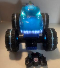 💥 Hot Wheels Monster Trucks Mega-Wrex Alive 1:15 RC Dinosaur Monster Truck – Lights, Sounds & Action! 🦖🚙