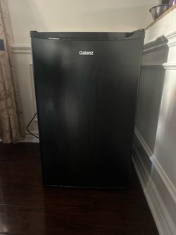 Galanz Mini Fridge