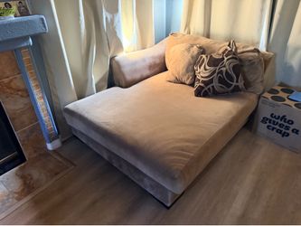Chaise Lounge