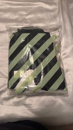 Brand new unworn off white hoodie tag on