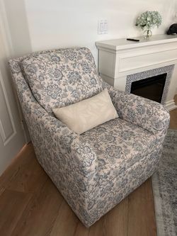Swivel Chair,  Like new