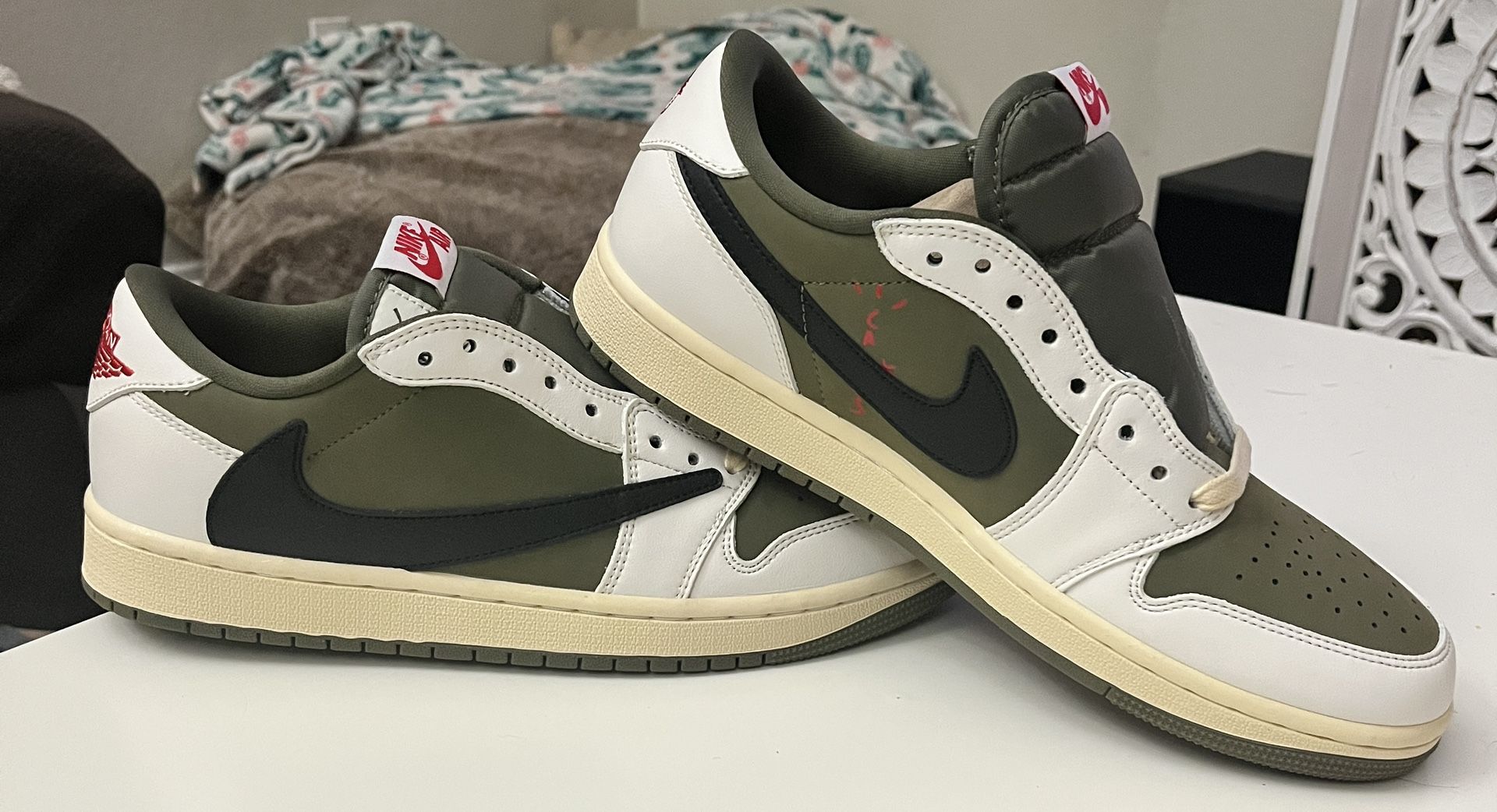 Jordan 1 Retro low medium olive