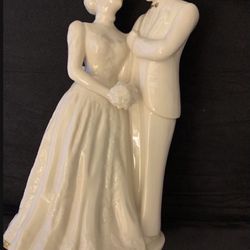 Lenox Victorian Bride & Groom Cake Topper gold trim