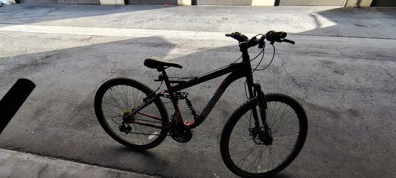 Mongoose Ledge 2.5 Aluminum Full Suspension mountain bike