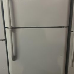 Frigidaire Top Freezer Refrigerator
