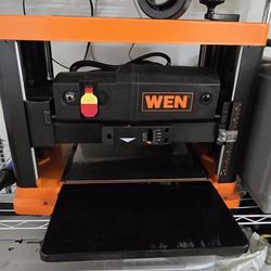 Wen 13" Thickness planer - Like New