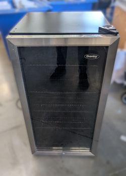 Danby DBC120BLS 3.3 Cu. Ft. Beverage Center - Holds 128 Cans - Used