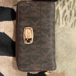 Michael kors wallet used