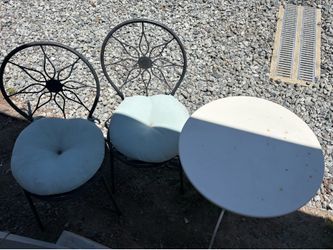 patio chairs and table