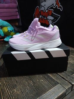 ADIDAS DURAMO SZ 8 WOMENS. BRAND NEW