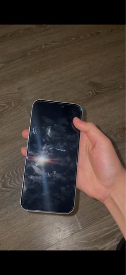 iPhone 17 pro max (FOR PARTS/TO FIX)