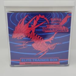 Darkness Ablaze Elite Trainer Box 