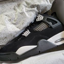 Jordan 4 Retro