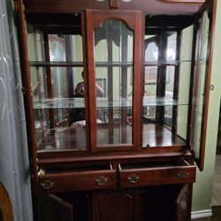 ***FREE. MUST PICK UP***