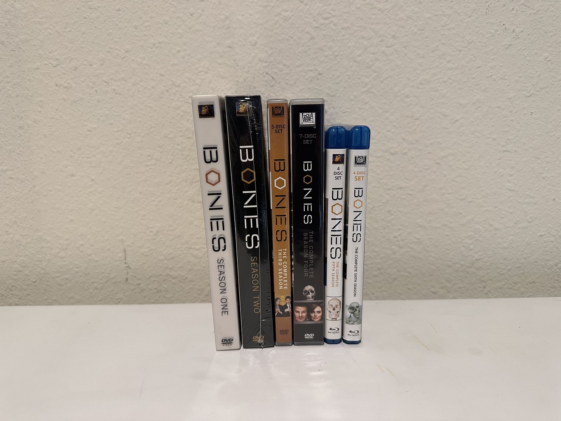 Bones TV Series Seasons 1-4 (DVD), 5 & 6 (Blu-ray)