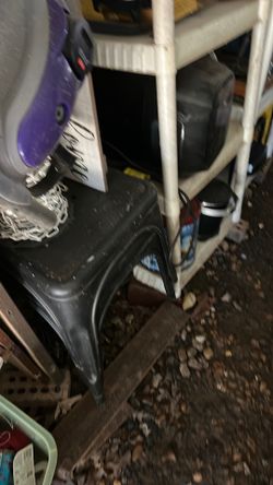 2 metal bar stools 80 both 4 metal chairs with cushions 350