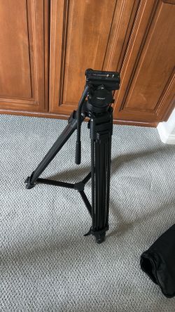 Neewer Tripod