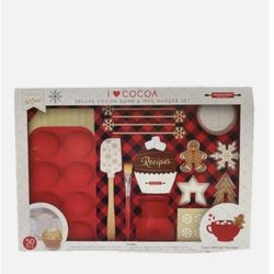 50 piece Deluxe Cocoa Bomb and Mug Hugger Set. Enjoy this gift with family and Friends. I have 2 for sale.  Great gift. 