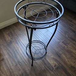 2-Tier Plant Stand