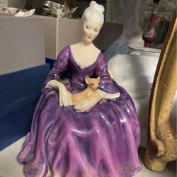 Royal Doulton CHARLOTTE.  Pretty Seated Porcelain Figurine Of Lady With Dog.  1971 Doll.  Perfect !!