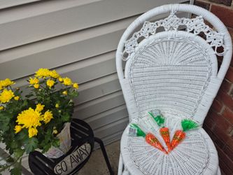 White wickerMirror&Chair