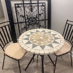 Beautiful Martha Stewart Bistro Table With 2 Chairs 