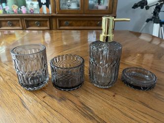 Elegant Luxury Glass or Crystal Diamond Cut Bathroom Set - Like New if not New