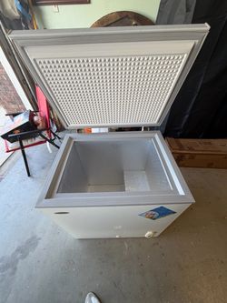 5 cubic feet chest freezer