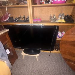 VIZIO TV 49” NO Remote Control 