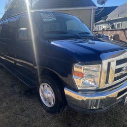 2013 Ford E-350 Econoline  Van