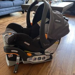 Chicco KeyFit 30 Infant Car Seat & 2 BASES